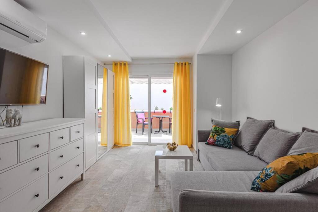 Tenerife Royal Gardens One Bedroom Apartment Playa de las Americas  Exterior photo